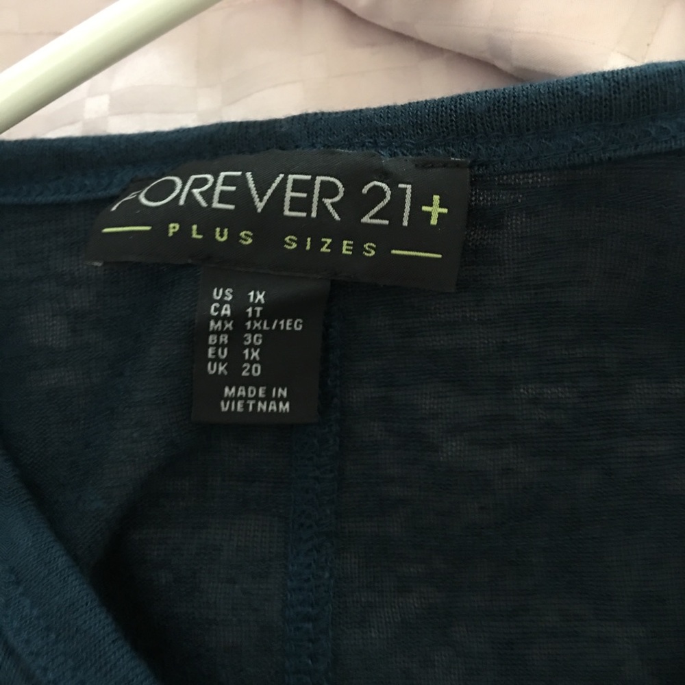 Simple navy Tank - Picture 2 of 2